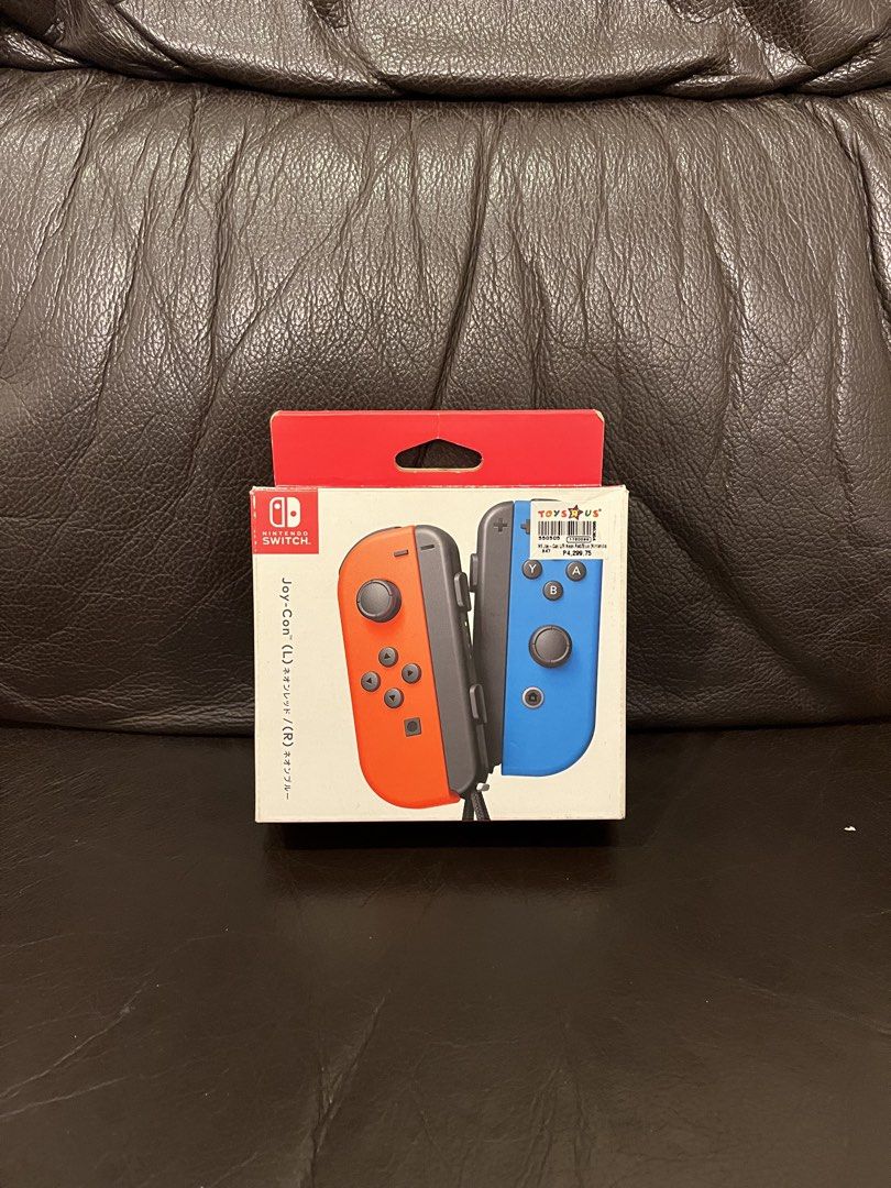 Nintendo Switch Joy Cons (Category: Controllers) located in Manila. Submitted by westbridge007 (Listing ID 1468620838, Image 1). Description: Nintendo Switch Joy Cons Used but in Very Good Conditon 📍Silang/Pasig 3k only.
