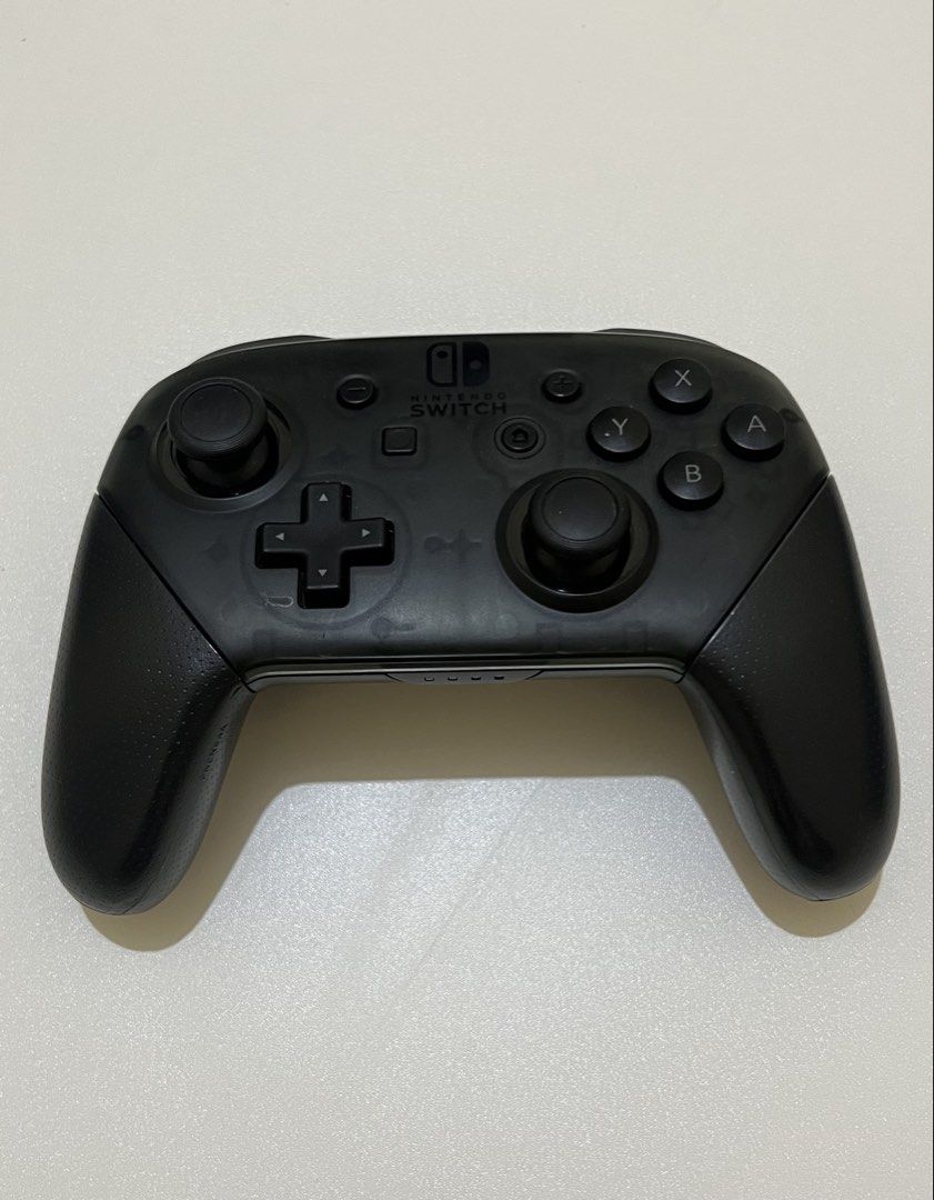 nintendo switch pro controller (Category: Controllers) located in Malolos. Submitted by beebbi (Listing ID 1468693193, Image 1). Description: - female user - haven’t used them in a while, was just stuck for a while - thrown the box away :3 sorry .