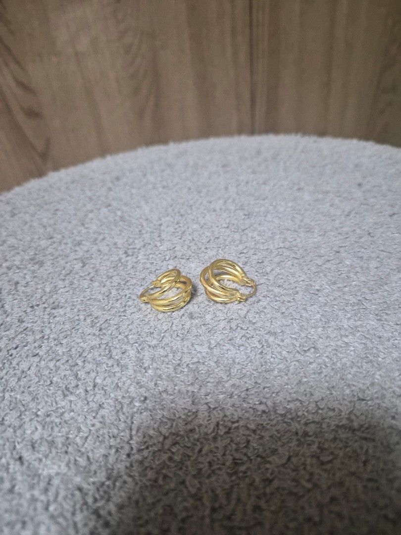 Non-tarnish Earrings (Category: Earrings) located in Manila. Submitted by abbie0309296694 (Listing ID 1468598968, Image 2). Description: .