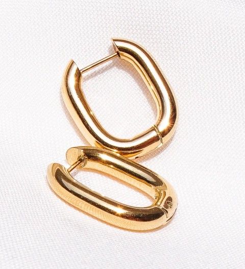 Non-tarnish Earrings (Category: Earrings) located in Manila. Submitted by abbie0309296694 (Listing ID 1468599881, Image 1). Description: .