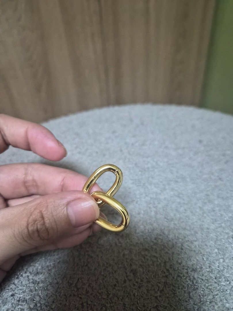 Non-tarnish Earrings (Category: Earrings) located in Manila. Submitted by abbie0309296694 (Listing ID 1468599881, Image 3). Description: .
