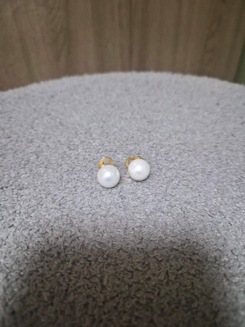 Non-tarnish Earrings (Category: Earrings) located in Manila. Submitted by abbie0309296694 (Listing ID 1468600087, Image 3). Description: .