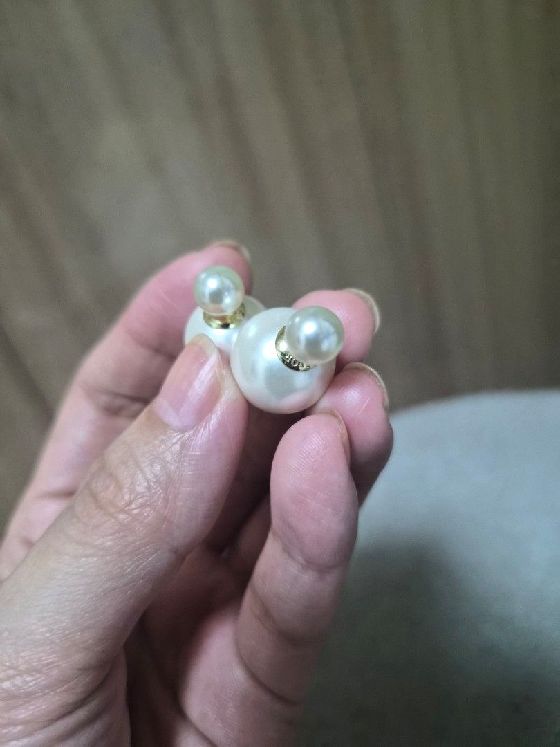 Non-tarnish Earrings (Category: Earrings) located in Manila. Submitted by abbie0309296694 (Listing ID 1468602233, Image 3). Description: .