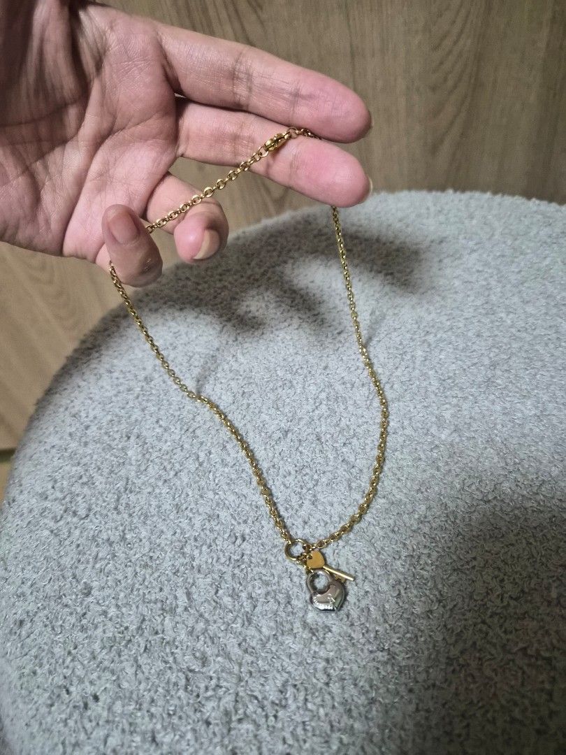 Non-tarnish Necklace (Category: Necklaces) located in Manila. Submitted by abbie0309296694 (Listing ID 1468603199, Image 2). Description: .