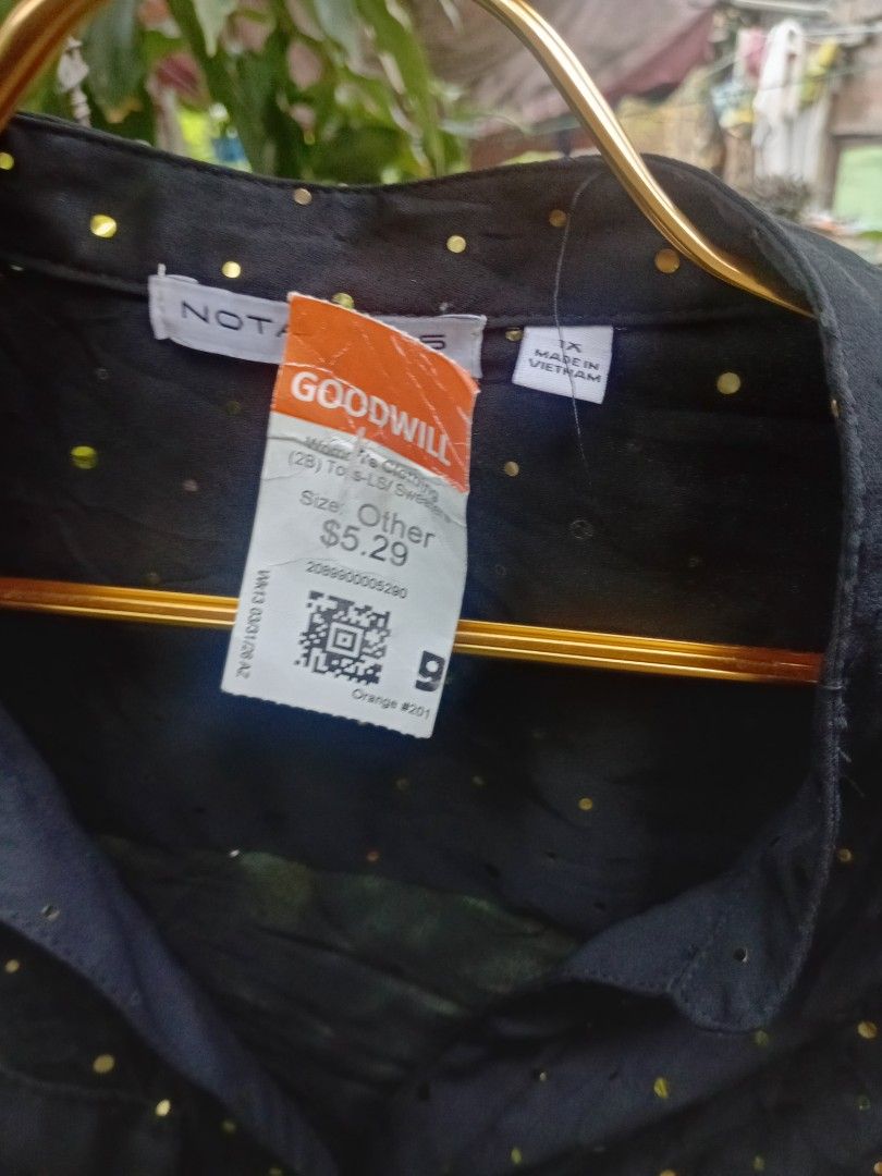 Notations Black and Gold Long Sleeves Button Down Polka Dots (Category: Longsleeves) located in Makati City. Submitted by ellavee_you (Listing ID 1468577898, Image 3). Description: send offer! ❤️.