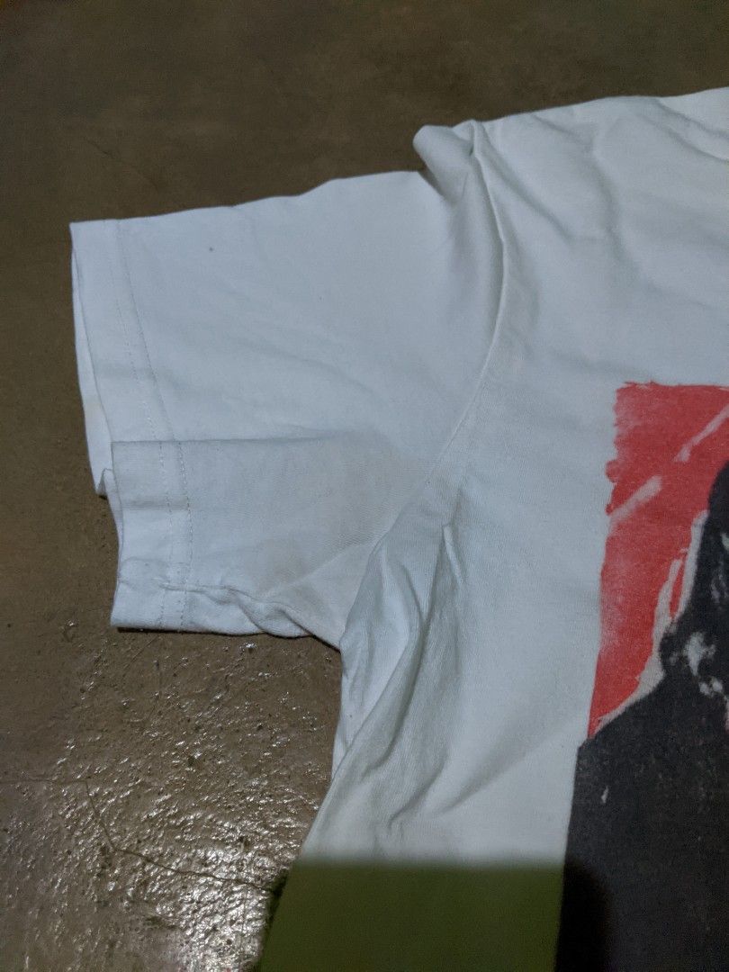 Oasis Band Shirt (Category: Tshirts & Polo Shirts ) located in Aliaga. Submitted by anselthrifts (Listing ID 1468509614, Image 2). Description: fits M 19/26 stains issue 300+sf.