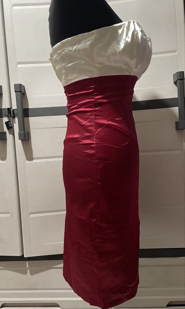 Off-White Bust & Deep Red Fitted Bodycon Midi Dress (Small) (Category: Dresses) located in Roxas City. Submitted by budgetfindsroxasph (Listing ID 1468614993, Image 2). Description: Style: Strapless (padded) Tube Cocktail / Bodycon Midi Dress (with built-in fabric loops inside if you want to attach clear or matching shoulder straps for extra support!) Color: Off-White / Cream Bust & Deep Red Skirt Size Tag: Korean Size 66 (Fits like Small) Brand/