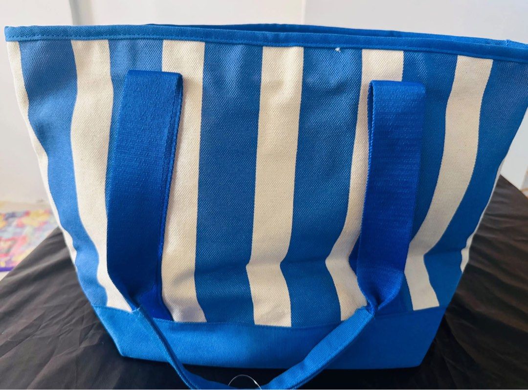 Old navy (Category: Tote Bags) located in Tarlac. Submitted by kai.0621 (Listing ID 1468625639, Image 1). Description: .