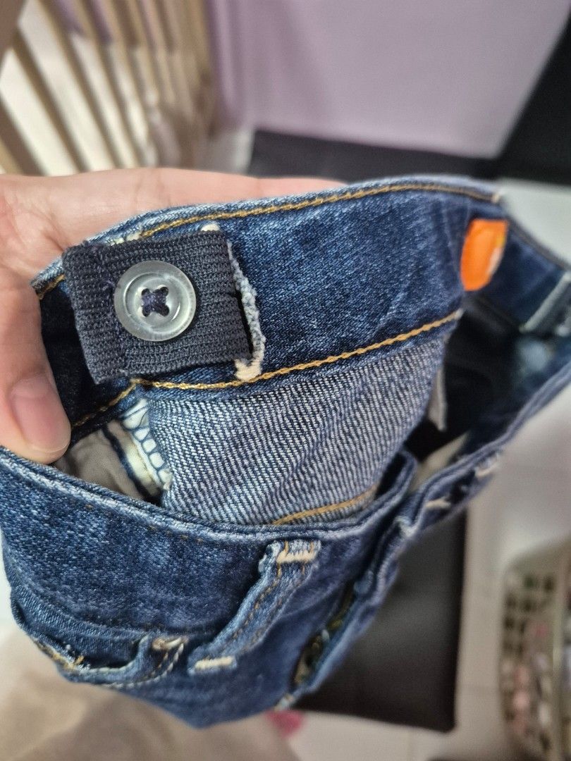 Old Navy Flare Slim Jeans Size 8 (Category: Babies & Kids Fashion) located in Santo Tomas. Submitted by bellaswann18 (Listing ID 1468541037, Image 3). Description: - Brand: Old Navy - Style: Dark wash flare leg with slim fit through hips and thighs - Size: 8 - Features: Adjustable interior button waistband, classic 5-pocket design, orange label tag - Material: Cotton, polyester, and spandex blend for a comfortable stretch - Condition: Excellent p