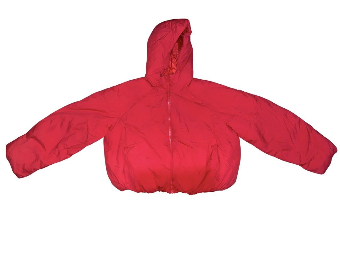 Old Navy Red Puffer Jacket (Category: Coats, Jackets and Outerwear) located in San Fernando. Submitted by happycattooo (Listing ID 1468566132, Image 2). Description: Old Navy Puffer Jacket .