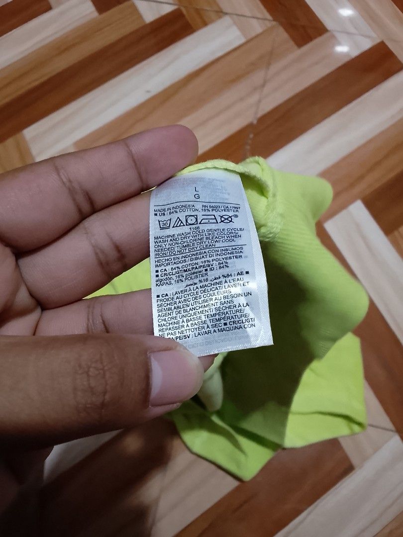 Old Navy Sweater (Brand New) (Category: Hoodies) located in Dasmarinas. Submitted by alexander24 (Listing ID 1468699965, Image 3). Description: Old Navy Sweater Size: Medium Dimes: W22 x L24 With Hangtags.