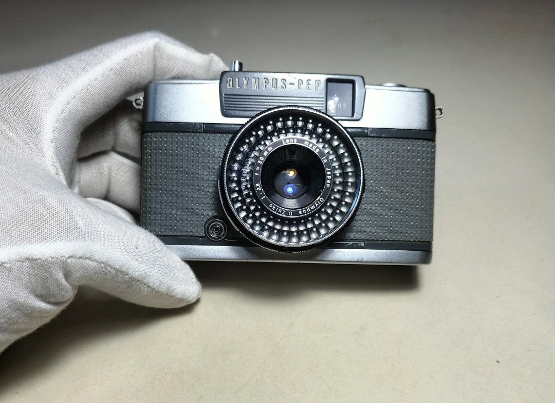 Olympus Pen EES-2 Half Frame Film Camera (Category: Announcements) located in Paranaque City. Submitted by zenfalcon.e8286d (Listing ID 1468508534, Image 1). Description: Ready to use... -Good working condition -Clad recently -Working light meter -Clean lens and VF -Exposure:Auto/Manual -Uses Zone focus -All functions are working -With lenscap and wrist strap - No need of battery Presentable.... .