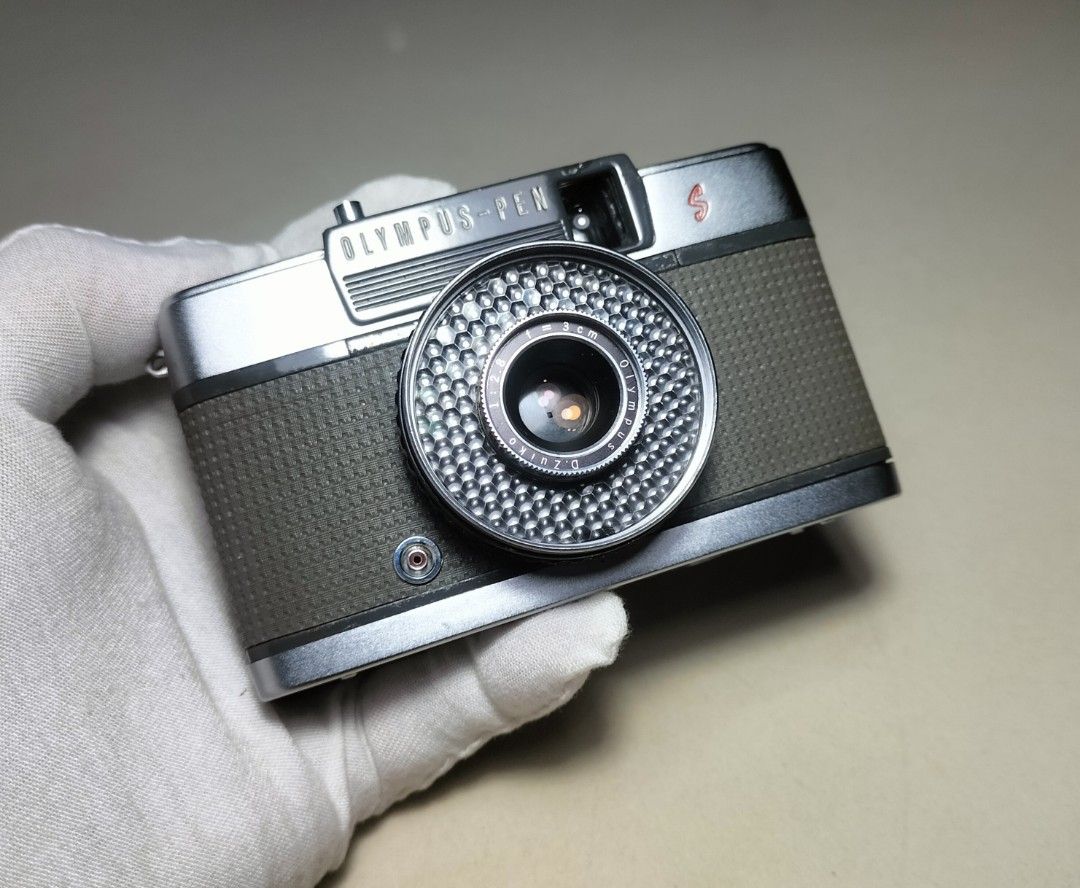 Olympus Pen-EES Half Frame Film Camera (Category: Announcements) located in Paranaque City. Submitted by zenfalcon.e8286d (Listing ID 1468673863, Image 2). Description: Ready to use... -Good working condition -Clad recently -Working light meter -Clean lens and VF -Exposure:Auto/Manual-flash -Uses Zone focus -All functions are working -Comes with wrist strap Minimal sign of use ....