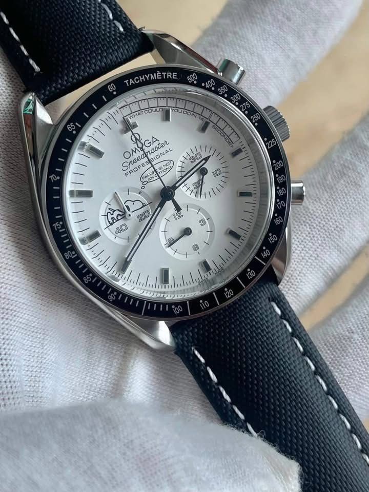 Omega Speedmaster Professional Chronograph (Category: Luxury Watches) located in Pasay City. Submitted by cristerdaniel (Listing ID 1468692077, Image 3). Description: - Authentic Omega Speedmaster Professional chronograph wristwatch - Multiple dial choices: Classic black, white with red accents, and special Snoopy edition - Durable stainless steel case paired with matching steel bracelet or textile strap - Iconic tachymeter bezel and functional m