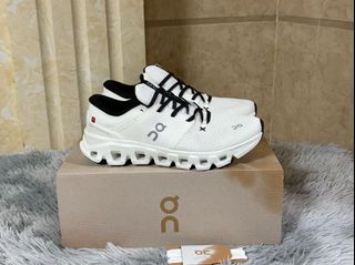 （分類：）位於 。 由 sneakerssssssssssss 提交（商品編號 1468587147，圖片 1）。簡介： 。