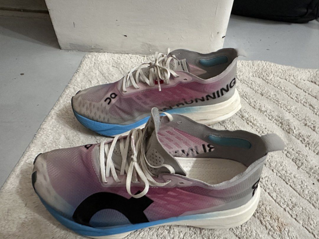 On Cloudboom Strike carbon-plated racing shoes authentic (Category: Sneakers) located in Paranaque City. Submitted by dreicast (Listing ID 1468586432, Image 2). Description: Meet SM bicutan Fri and Sat Shipping lalamove etc. / payment gcash or bank transfer Selling my On Cloudboom Strike carbon-plated racing shoes. • Model: On Cloudboom Strike • Color: White / Horizon • Style Code: 3ME30483195 • Size: US Men’s 8.5 / EU 42 / UK 8 / JP 26.5 • Made 