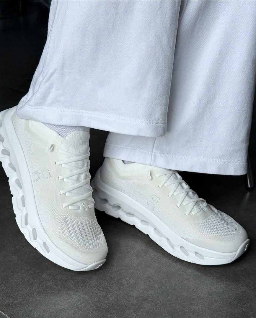 On Cloudtilt Moon ‘White Frost’ (Category: Sneakers) located in Manila. Submitted by collectorfinds (Listing ID 1468553032, Image 3). Description: “PURE FORM. SMOOTH MOTION.”⚡✨ On Cloudtilt Moon ‘White Frost’ Men’s US Size 12 ❌ Before ₱ 12,895 ✅ NOW ₱ 10,895 ONLY 📩 PM us to purchase 📍2nd Floor, 317 Fernando Poe Jr Ave . Quezon City. Right above Yamaha near LRT 1 - Roosevelt Station. 📈 Prices subject to change without notice.
