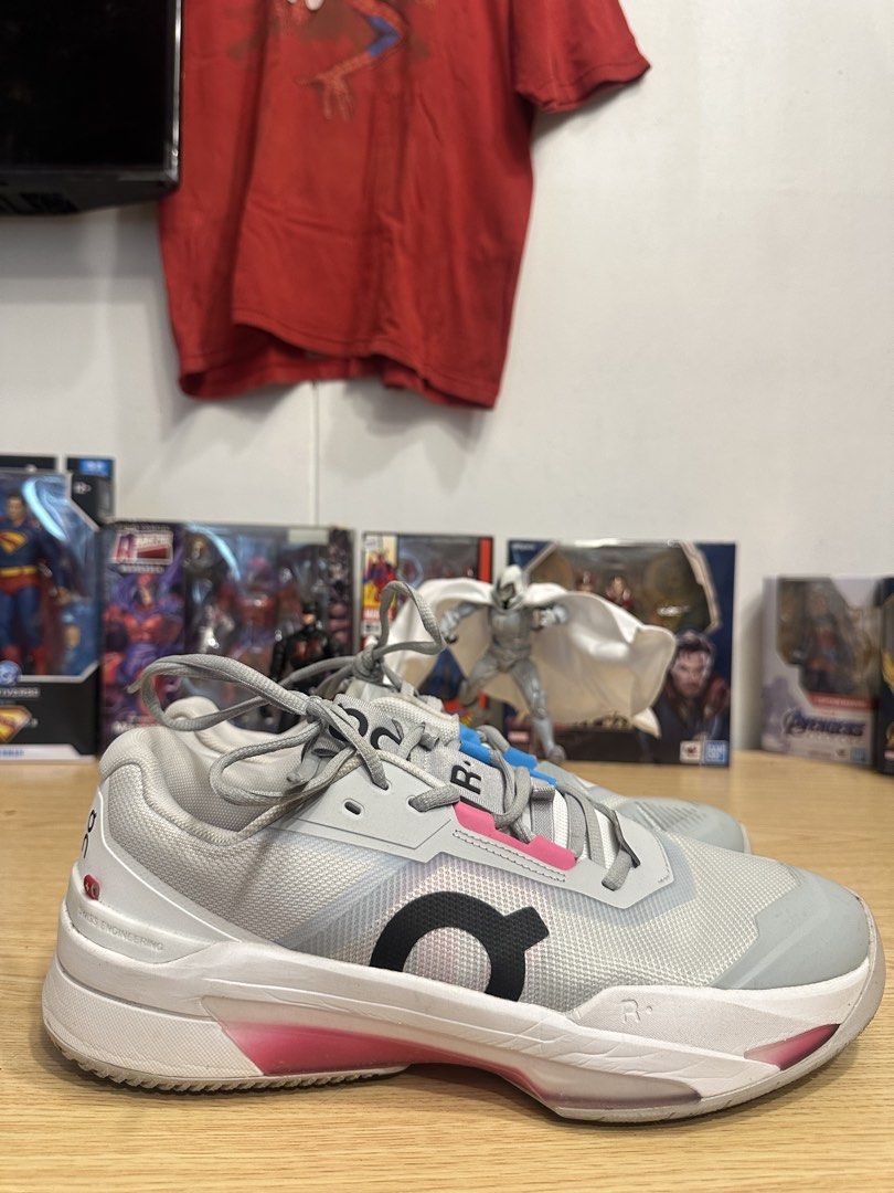 ON ROGER PRO (Category: Sneakers) located in Iloilo. Submitted by fujiipbhobbies (Listing ID 1468674281, Image 1). Description: OEM US 11 MENS NO ISSUE USED TWICE ONLY RFS: TESTED ONLY ON HARDCOURTS PRICE: 1K ONLY.