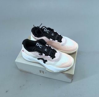 (Category: ) located in . Submitted by khai.uasneakers (Listing ID 1468679585, Image 1). Description: .