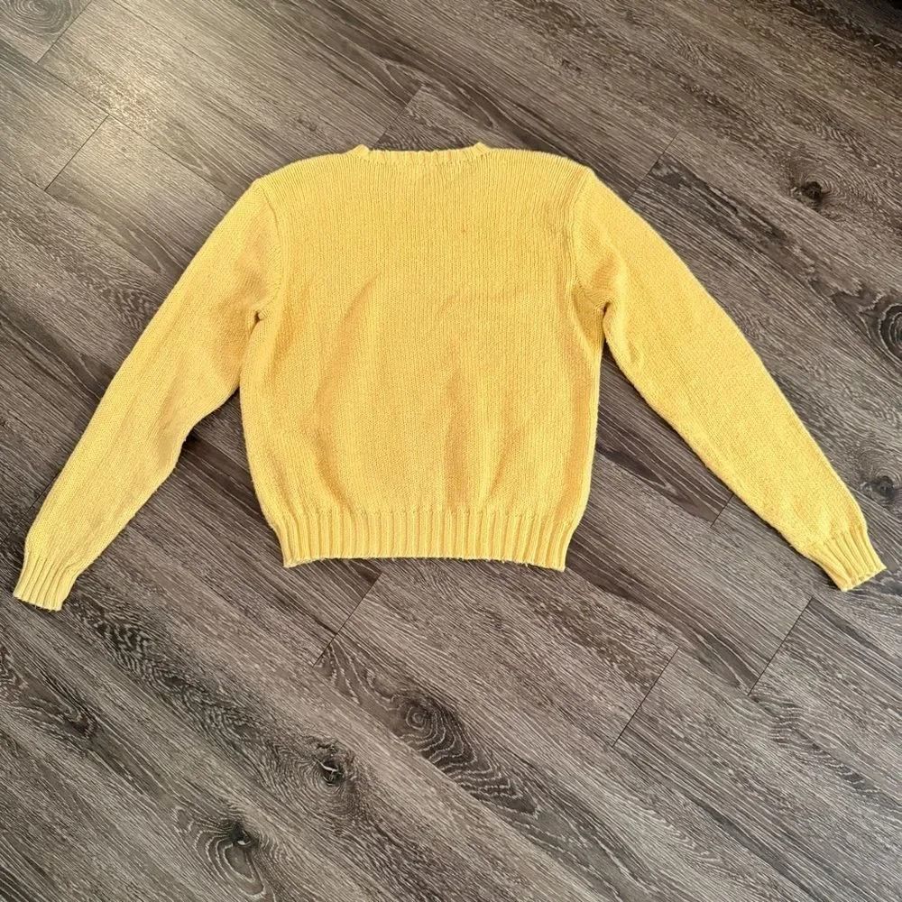 ORIG 😍 Polo RL SWEATER S (Category: Longsleeves) located in Lucena. Submitted by shoplingmood (Listing ID 1468689599, Image 2). Description: Gently worn Measurements in photos Baby yellow color.