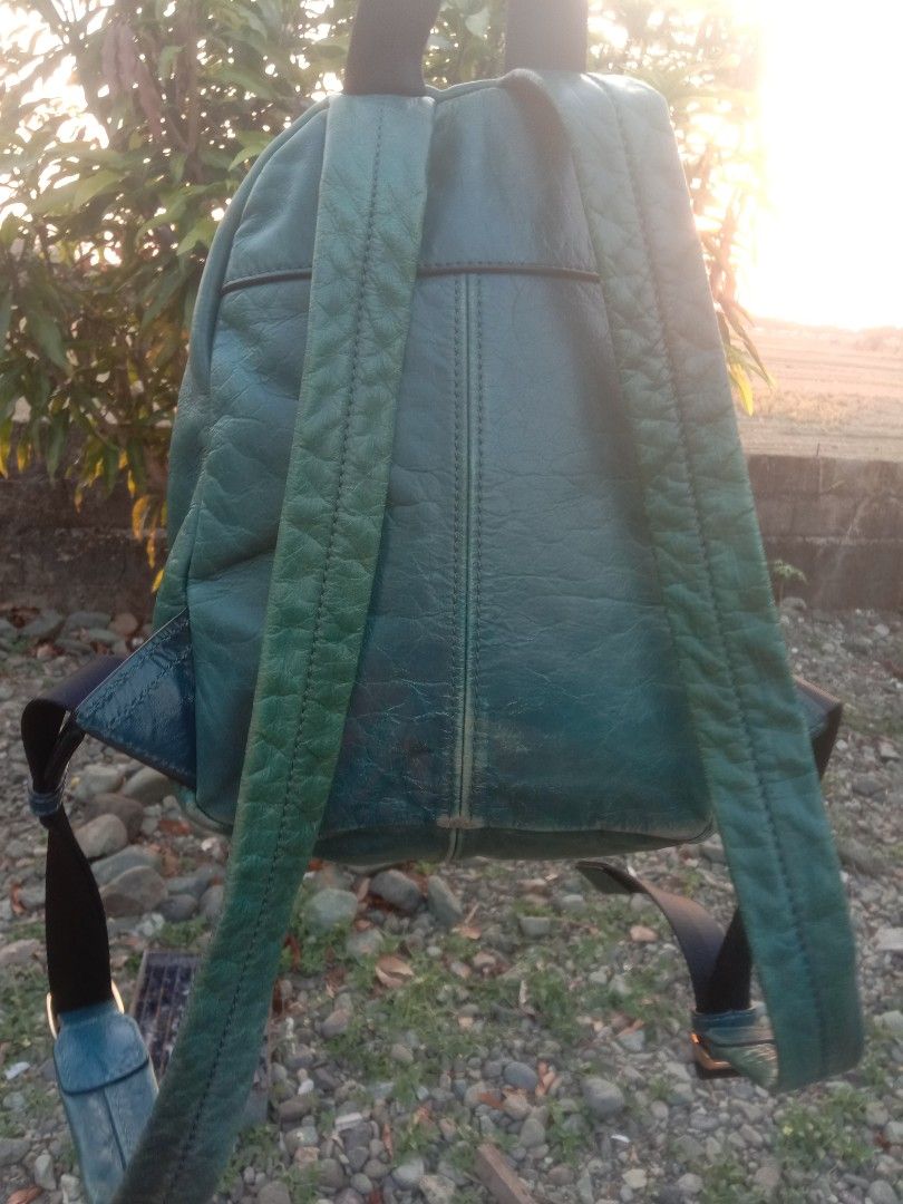 Orig MARC JACOBS mini backpack (Category: Backpacks) located in Baguio. Submitted by oliviapreloved100620 (Listing ID 1468658266, Image 2). Description: Selling very very low because of well used condition. Google for more details..