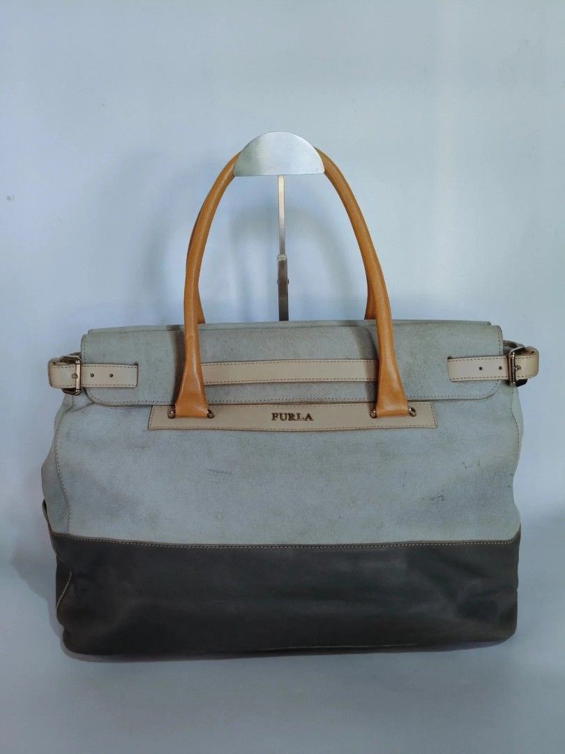Original Furla (Category: Shoulder Bags) located in Cabuyao City. Submitted by secondhand.shop.ph (Listing ID 1468531700, Image 1). Description: Sale❗️Sale❗️Sale❗️ ₱ 1,880 Original FURLA Large Pure genuine leather 📌First to pay!.