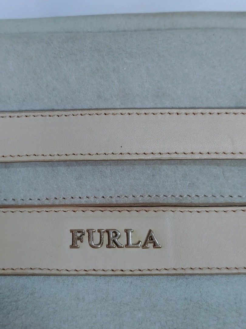 Original Furla (Category: Shoulder Bags) located in Cabuyao City. Submitted by secondhand.shop.ph (Listing ID 1468531700, Image 2). Description: Sale❗️Sale❗️Sale❗️ ₱ 1,880 Original FURLA Large Pure genuine leather 📌First to pay!.