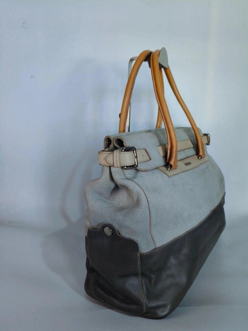 Original Furla (Category: Shoulder Bags) located in Cabuyao City. Submitted by secondhand.shop.ph (Listing ID 1468531700, Image 3). Description: Sale❗️Sale❗️Sale❗️ ₱ 1,880 Original FURLA Large Pure genuine leather 📌First to pay!.