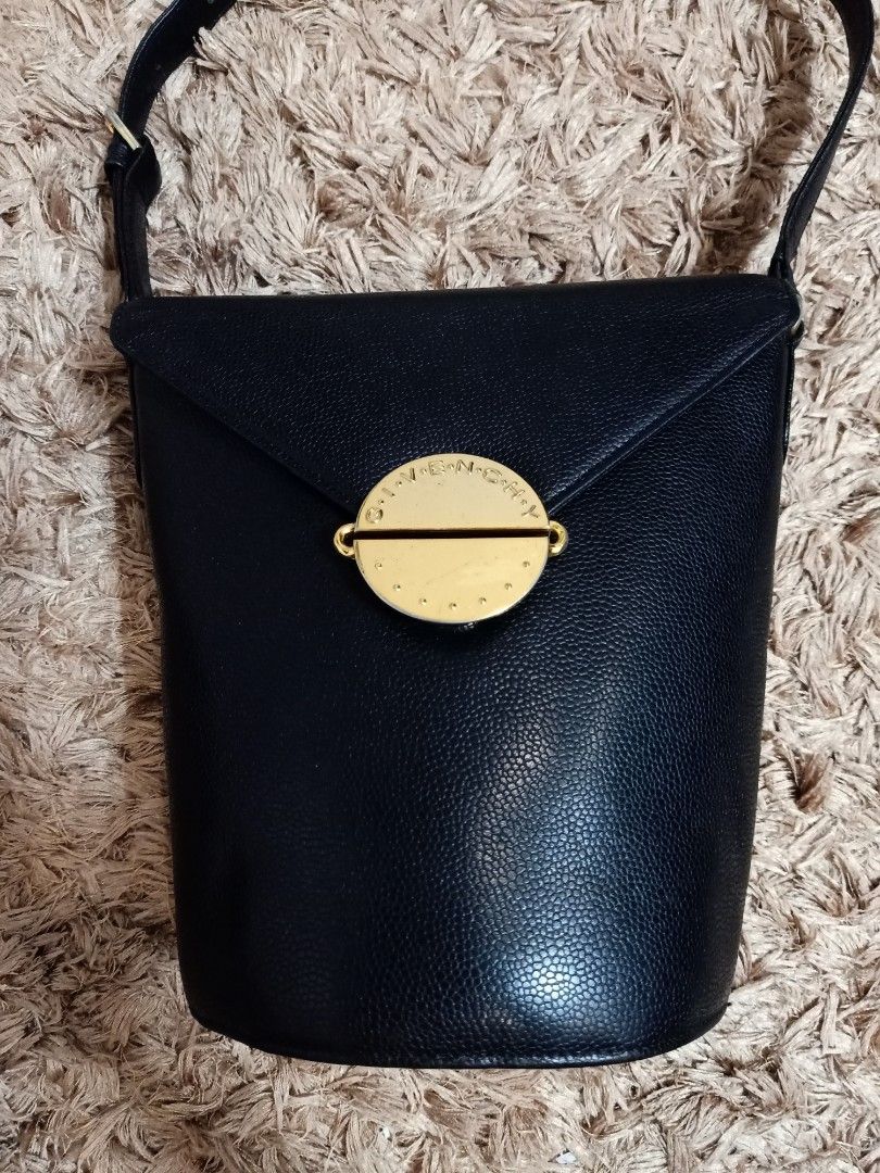 Original givenchy hobo leather shoulder bag (Category: Shoulder Bags) located in Binmaley. Submitted by fashionluxury058 (Listing ID 1468661924, Image 2). Description: original givenchy hobo leather shoulder bag in very good condition size: medium genuine leather color black.