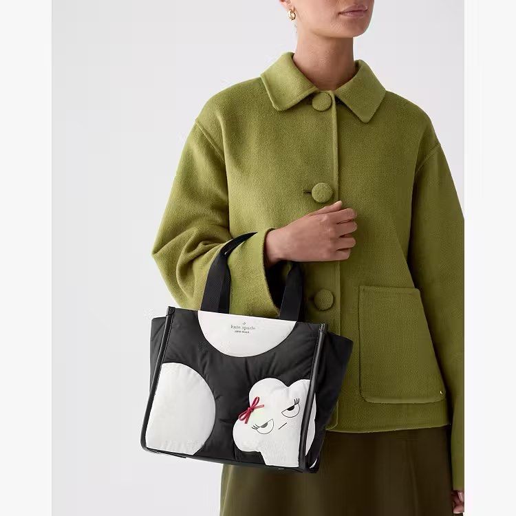 💯ORIGINAL KATE SPADE KIP SMALL MONSTER TOTE (Category: Tote Bags) located in Quezon City. Submitted by ashongsstore (Listing ID 1468511986, Image 2). Description: ✨K♠️TE SP♠️DE COLLECTION✨ 🇵🇭AVAILABLE🇵🇭KIP SMALL (REGULAR SIZE) TOTE You know this tote holds your everyday stuff like a wallet, keys, phone, sunglasses. It also holds: two red lipsticks, $6 in change, 11 crumpled receipts, an avocado… Length: 10.16” Height: 8.8” Width: 6.40” Mater