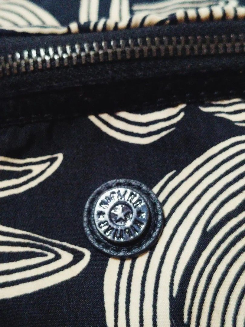 Original Kipling (Category: Shoulder Bags) located in Cabuyao City. Submitted by secondhand.shop.ph (Listing ID 1468533984, Image 3). Description: Sale❗Sale❗Sale❗ ₱1,880 Original KIPLING/ ANNA SUI Small Nylon w/ monkey 🐒 📌First to pay!.
