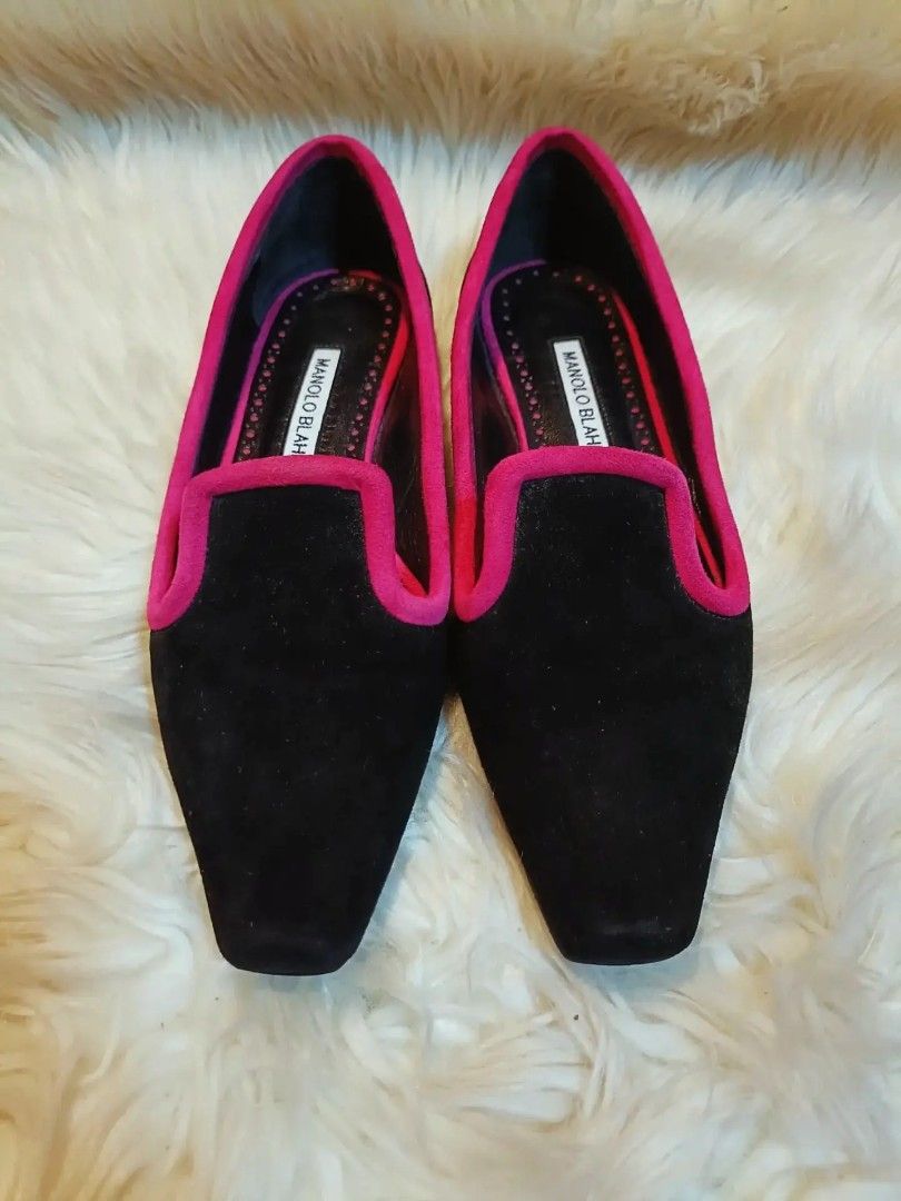 Original Manolo Blahnik (Category: Shoulder Bags) located in Cabuyao City. Submitted by secondhand.shop.ph (Listing ID 1468545334, Image 3). Description: SALE‼️DIRECT MESSAGE ME‼️FIRST TO PAY ₱4,880 Original MANOLO BAHNIK Like new condition Size 35 Flawless.