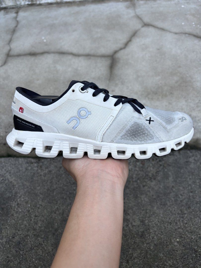 Original On Cloud X 3 💯 (Category: Sneakers) located in Tarlac. Submitted by outsource.psg (Listing ID 1468537141, Image 1). Description: Original On Cloud X 3 💯 Size: 7 women Very Good Condition P1,999 + sf Dm Sure Buyer 🤍 .
