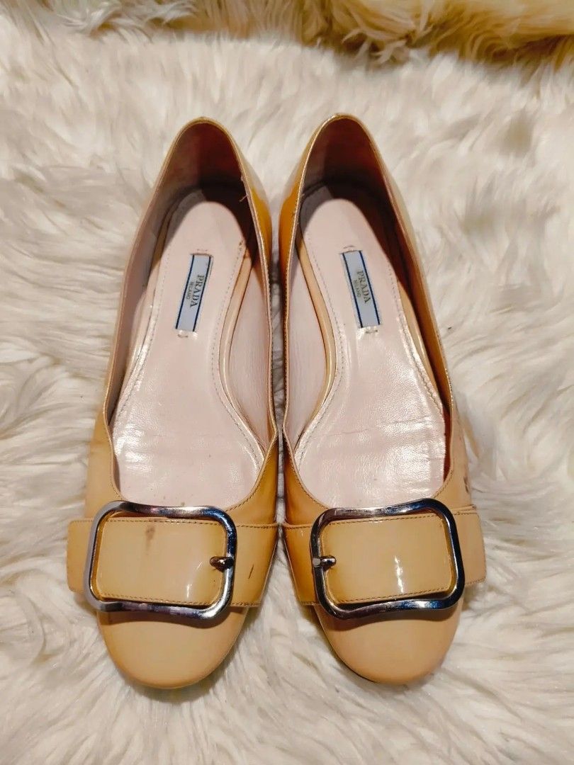 Original Prada (Category: Shoulder Bags) located in Cabuyao City. Submitted by secondhand.shop.ph (Listing ID 1468543822, Image 2). Description: SALE‼️DIRECT MESSAGE ME‼️FIRST TO PAY ₱2,280 Original P R A D A Size 36.5 Genuine patent leather.