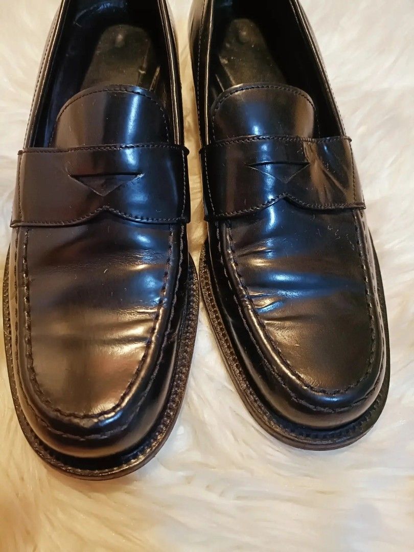 Original PRADA Loafers (Category: Shoulder Bags) located in Cabuyao City. Submitted by secondhand.shop.ph (Listing ID 1468545728, Image 3). Description: SALE‼️DIRECT MESSAGE ME‼️FIRST TO PAY ₱3,680 Original Prada loafers W/ dustbag size 36 Pure genuine leather.