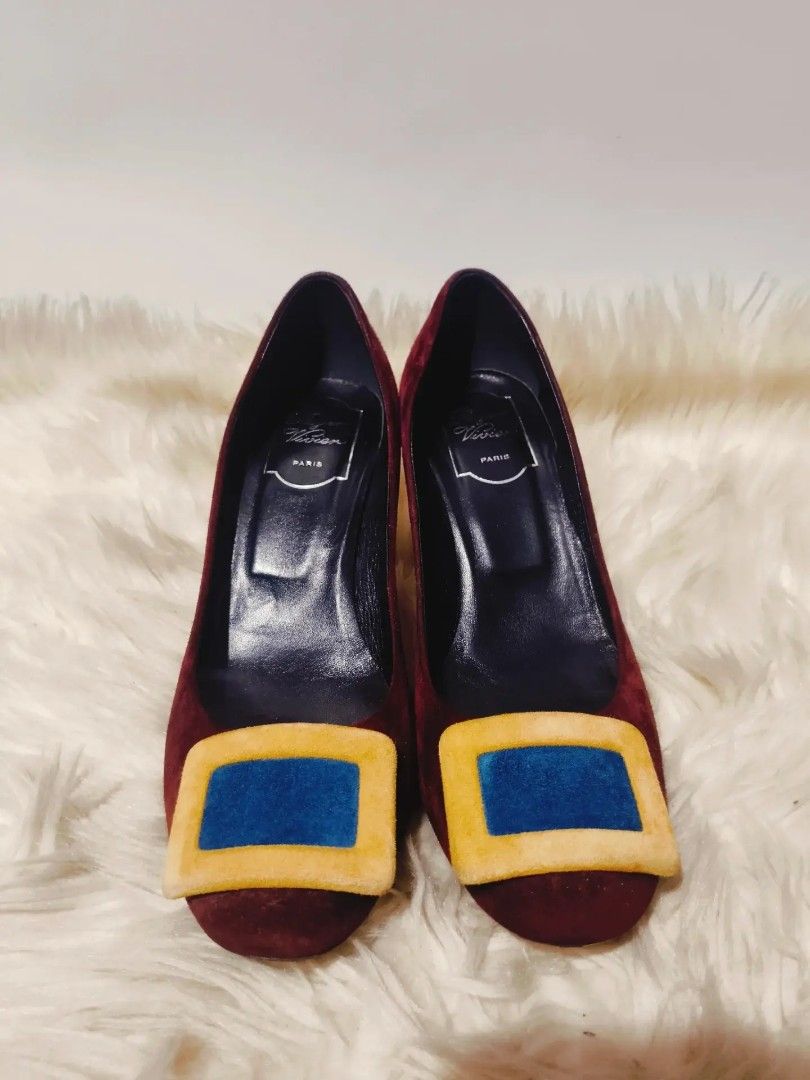 Original Roger Vivier (Category: Shoulder Bags) located in Cabuyao City. Submitted by secondhand.shop.ph (Listing ID 1468544836, Image 1). Description: SALE‼️DIRECT MESSAGE ME‼️FIRST TO PAY ₱2,880 Original Roger Vivier Like new condition Size 38 Burgundy Suede leather.
