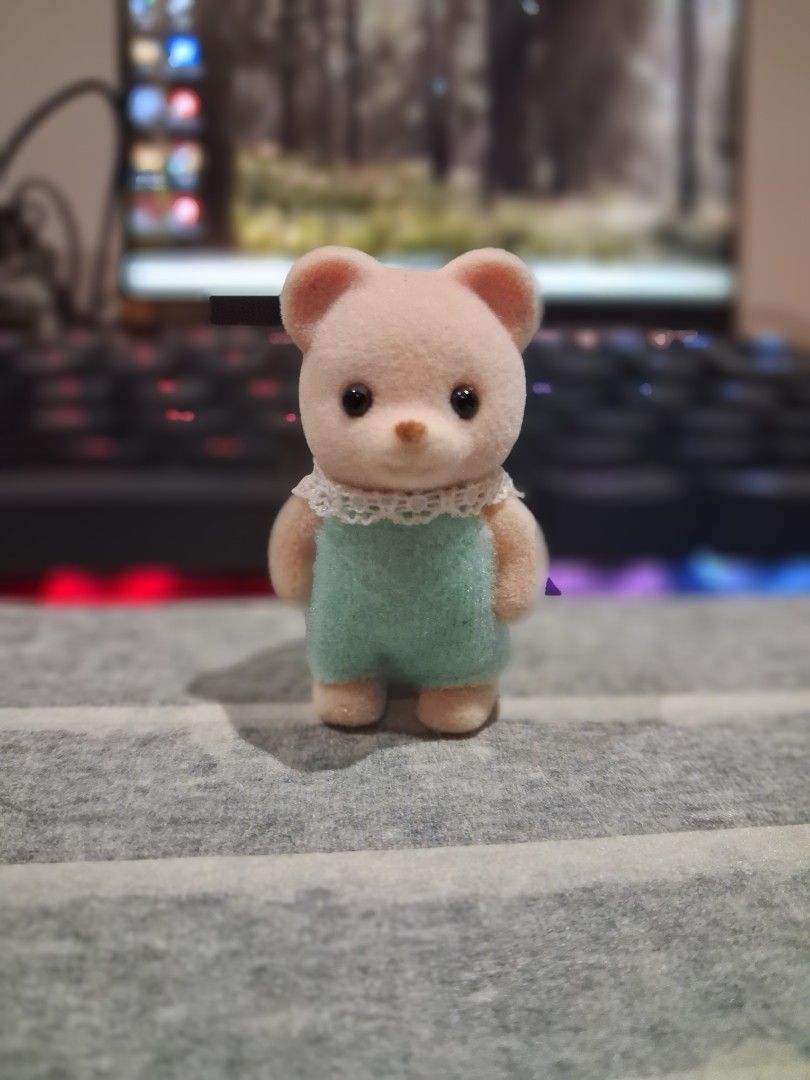 Original Sylvanian Families (Category: Kids Toys) located in Manila. Submitted by kudos_ (Listing ID 1468606182, Image 1). Description: ☆ MOP: GCash - using J&T delivery ☆ Sylvanian Family Bear - ₱350 ☆ Sylvanian Family Squirrel - ₱210.