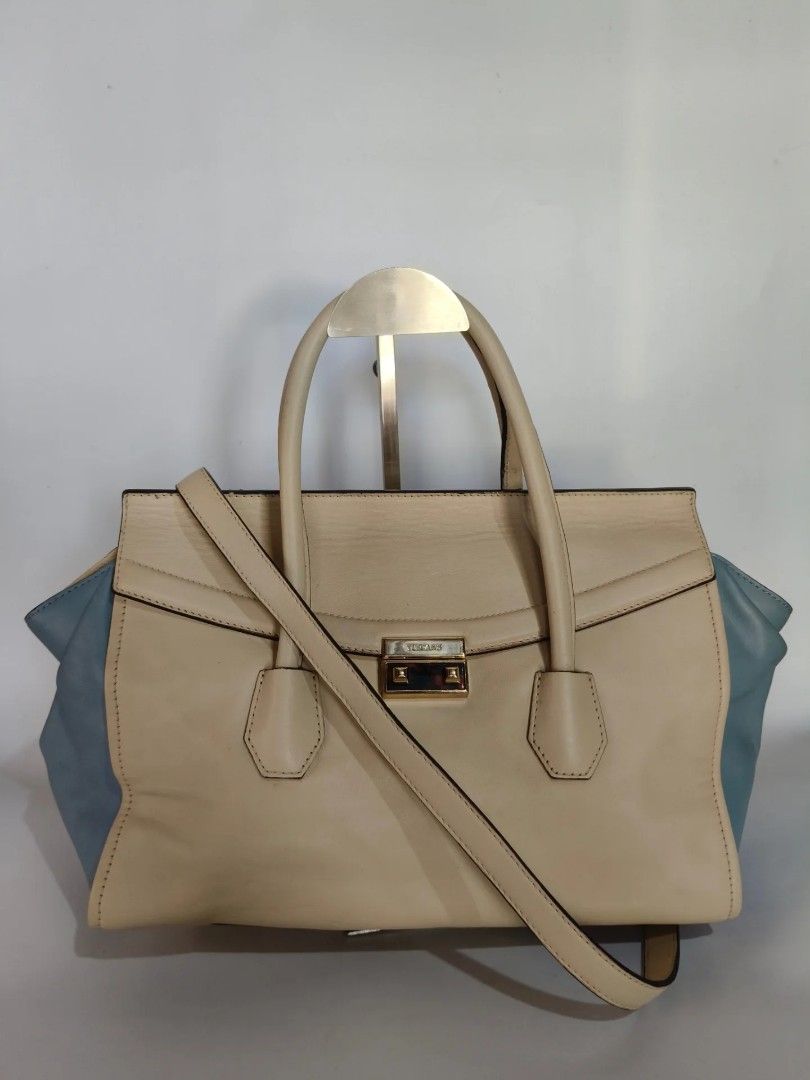Original Tuscan's (Category: Shoulder Bags) located in Cabuyao City. Submitted by secondhand.shop.ph (Listing ID 1468538775, Image 1). Description: Sale❗️Sale❗️Sale❗️ TUSCANS Almost new Medium Pure genuine leather 📌First to pay!.