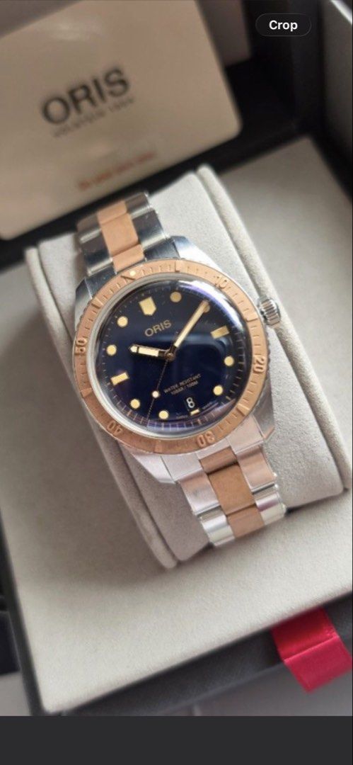 ORIS Sixty Five Bico Bronze 40mm (Category: Luxury Watches) located in Taytay. Submitted by eugeneyoung (Listing ID 1468623346, Image 1). Description: ✅ Ref. Model# 01 733 7707 4355. ✅ Automatic winding swiss caliber 733 movement. ✅ 40mm. Case size. ✅ Blue Dial Color. ✅ Rose gold PVD indexes. ✅ Steel and Bronze Bracelet. ✅ 38 hours Power reserved. ✅ Domed sapphire glass with AR coatings. ✅ Bronze bezel in unidirectional. ✅ 9.2/10 Condition. ✅ Com