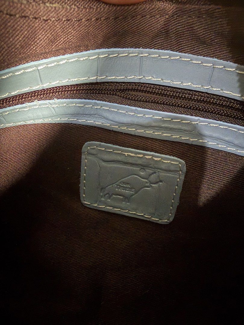 Our Tribe Kili Bag (Category: Shoulder Bags) located in Makati City. Submitted by crizhazel (Listing ID 1468641982, Image 3). Description: Brand new and original No any issue, selling low price Loc Mandaluyong.