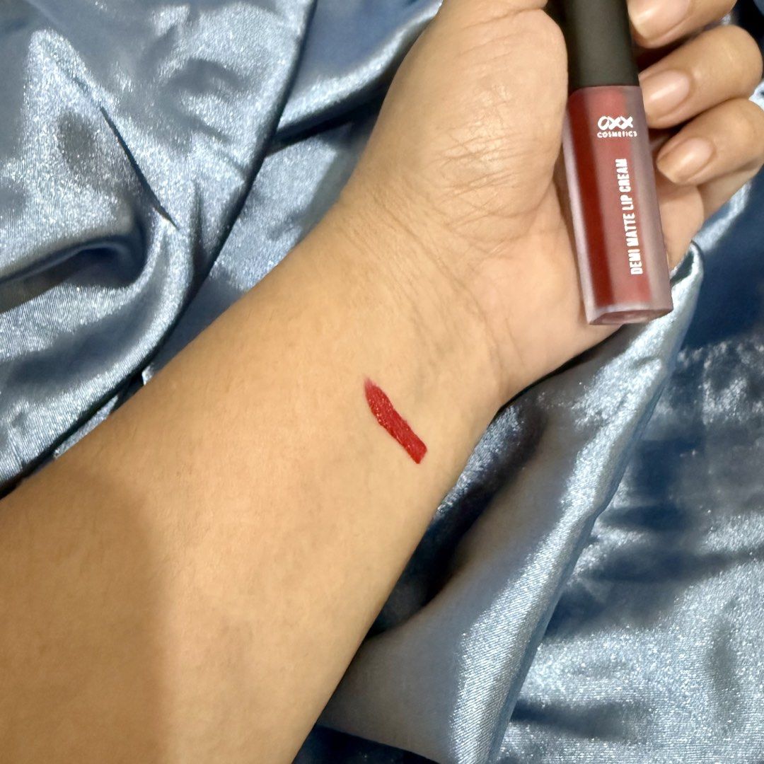 OXX Cosmetics Demi Matte Lip Cream (Category: Makeup) located in Muntinlupa City. Submitted by itsraas (Listing ID 1468543782, Image 3). Description: - Brand: OXX Cosmetics - Product: Demi Matte Lip Cream - Shade: Rich Red - Condition: Used 3x as swatch - Packaging: Original frosted tube with black cap - Finish: Smooth with a soft matte look - Perfect for adding a nice pop of color to everyday makeup looks! RFS: Decluttering. Too many make up. .