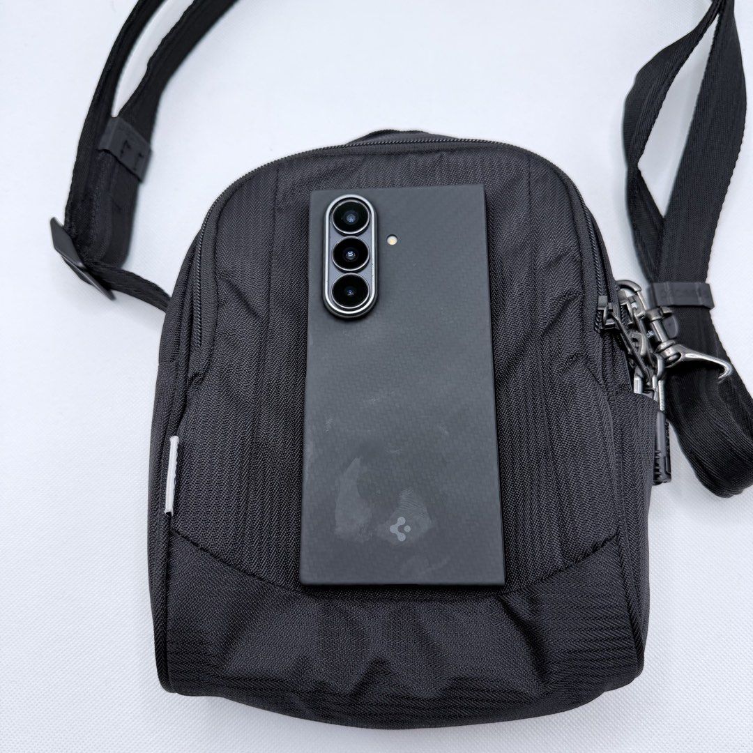 Pacsafe Orig Sling Bag (Category: Sling Bags) located in Quezon City. Submitted by ajandstevenshopscorner (Listing ID 1468588825, Image 2). Description: .