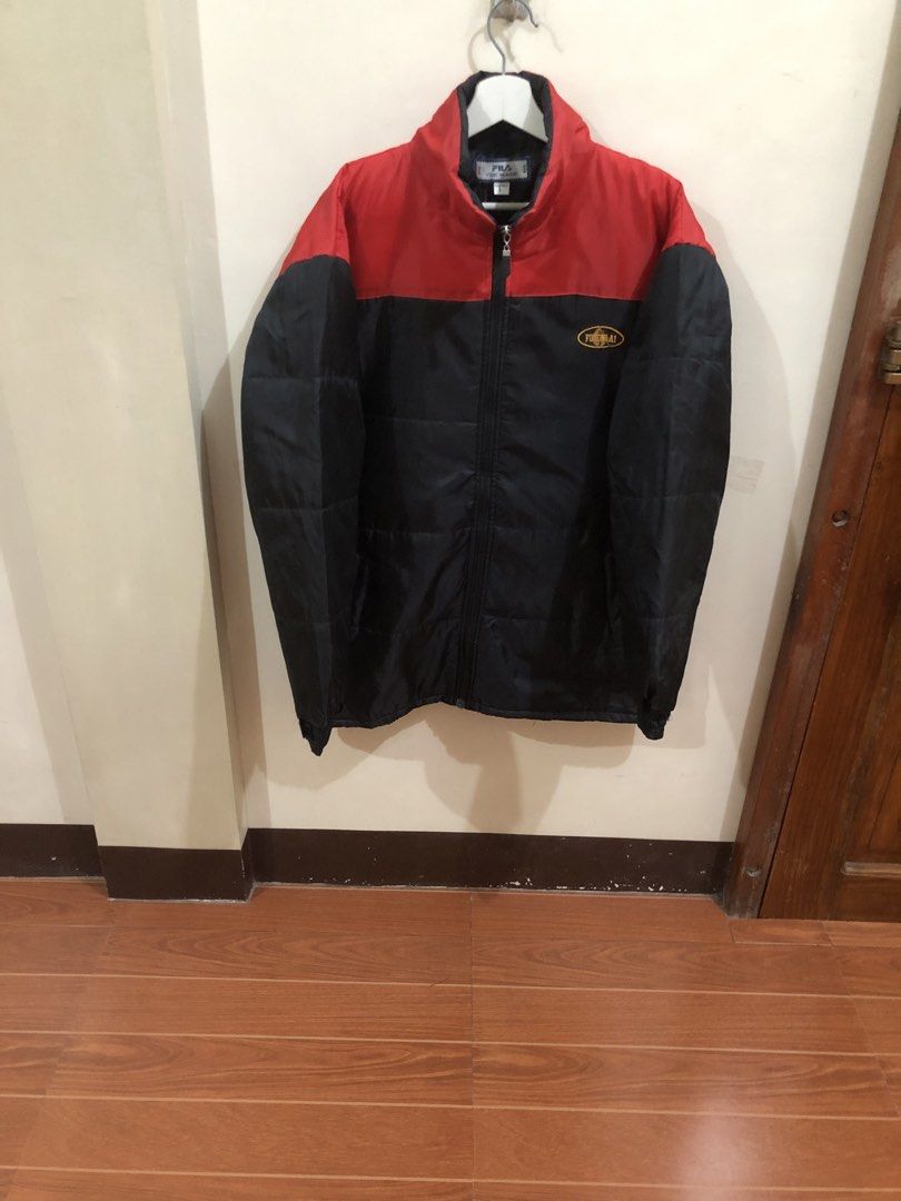 Padded Puffer Twotone Jacket (Category: Coats, Jackets and Outerwear) located in Oas. Submitted by alithrifthunter (Listing ID 1468590403, Image 2). Description: .