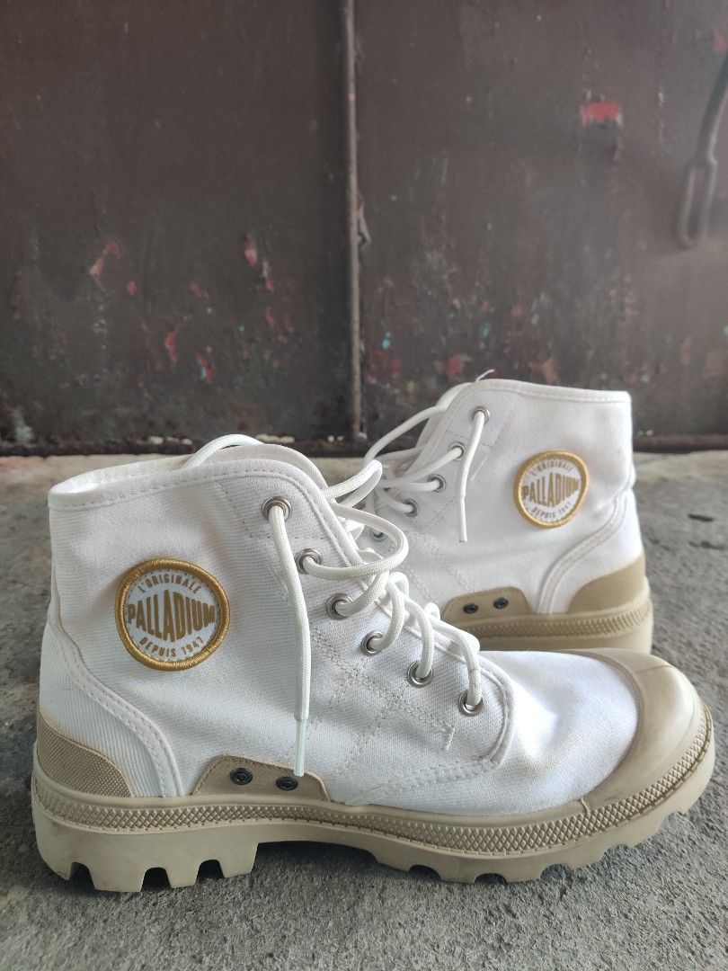 Palladium Boots US 8M (Category: Casual Shoes) located in Caloocan City. Submitted by cna23 (Listing ID 1468652611, Image 3). Description: Authentic Palladium Workwear Edition Size US 8 Mens Super slightly used see the pictures outsole All intact Need minor cleaning Location: North EDSA.