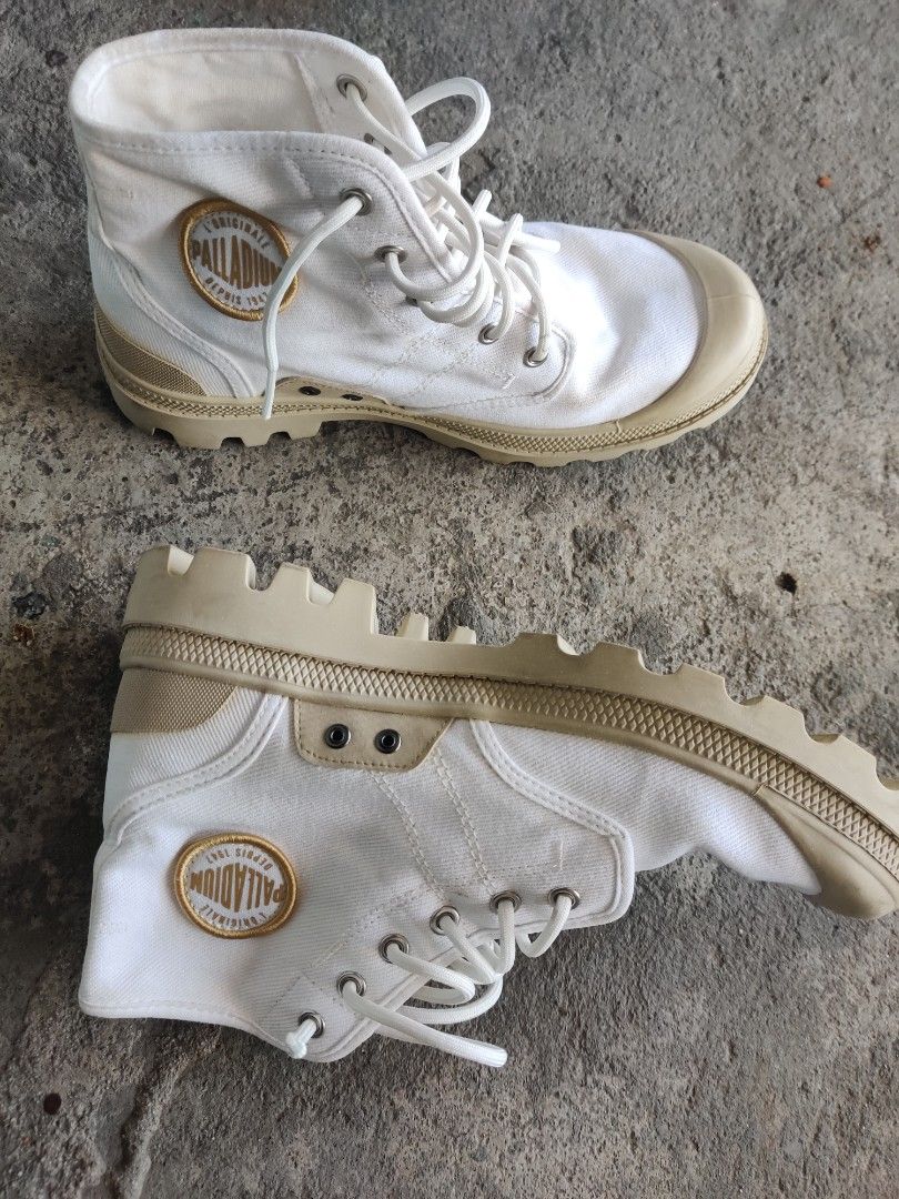 Palladium Boots US 8M (Category: Casual Shoes) located in Caloocan City. Submitted by cna23 (Listing ID 1468652611, Image 1). Description: Authentic Palladium Workwear Edition Size US 8 Mens Super slightly used see the pictures outsole All intact Need minor cleaning Location: North EDSA.