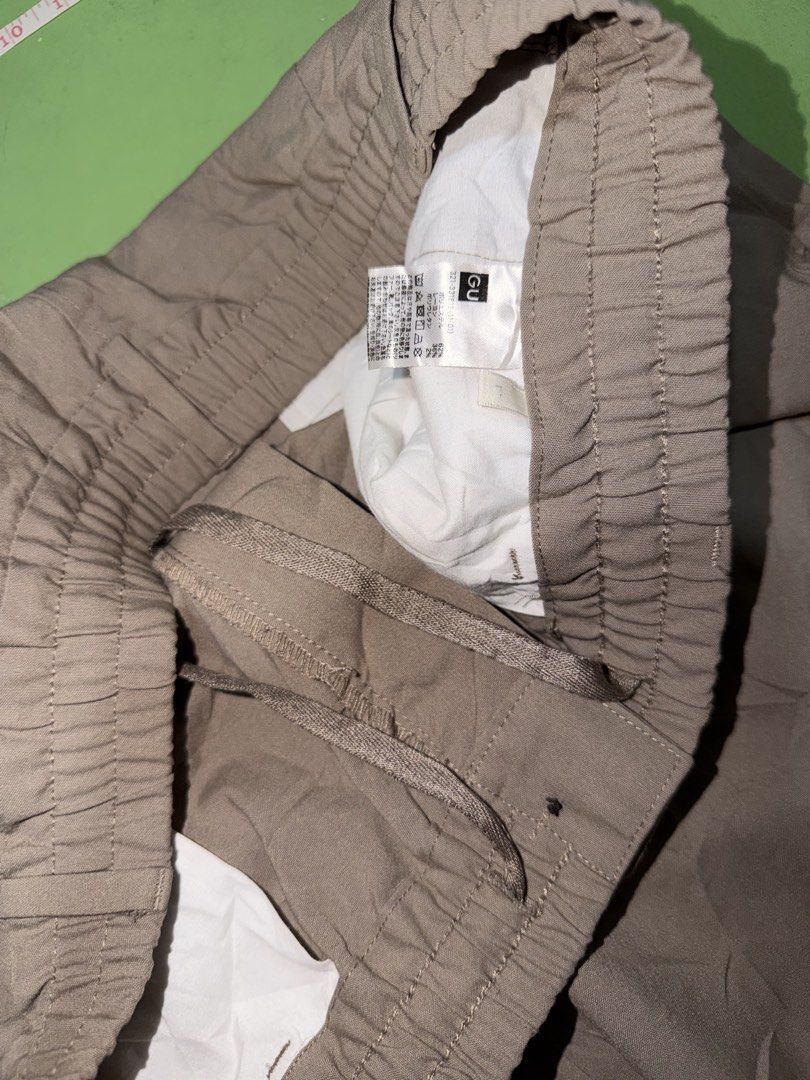 Pants (Category: Trousers) located in Pasig City. Submitted by reyeslarry11740 (Listing ID 1468557002, Image 3). Description: For Sale Gu Pants Men Size Large 30-35 stretch Good as new No issue 600 plus ship only Payment 1st Pasig city .