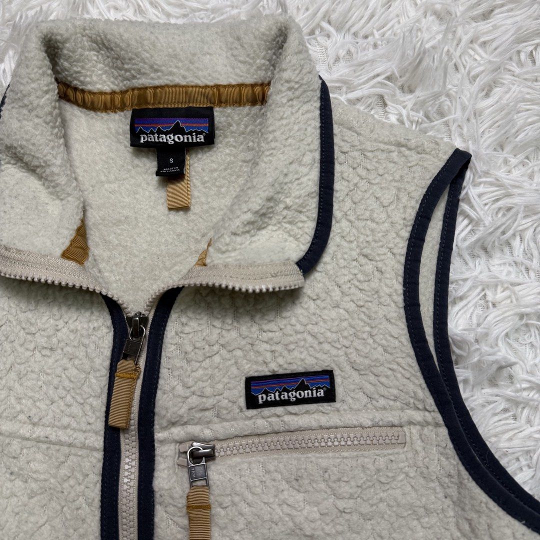 Patagonia (Category: Vests) located in Baguio. Submitted by sellingtonshop (Listing ID 1468518685, Image 3). Description: t6. Patagonia retro fleece vest Size: S Dimes: 26*21 Condition: very good Issue: none Mine: 580 Steal: 680 Grab: 780.
