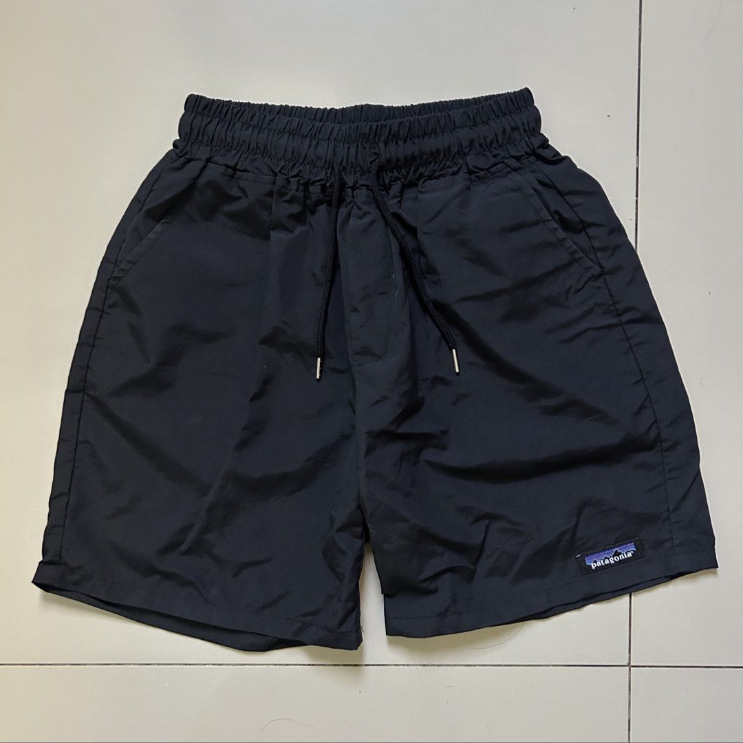 Patagonia Nylon Shorts (Category: Shorts) located in Cebu City. Submitted by jeen.yuhs (Listing ID 1468549553, Image 1). Description: Patagonia Tags (See pics) W/ metal aglets Size Large Can fit up to 32-33 max when stretched 17 Length .