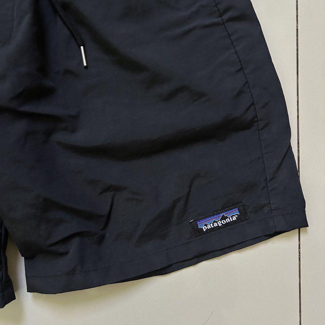 Patagonia Nylon Shorts (Category: Shorts) located in Cebu City. Submitted by jeen.yuhs (Listing ID 1468549553, Image 2). Description: Patagonia Tags (See pics) W/ metal aglets Size Large Can fit up to 32-33 max when stretched 17 Length .