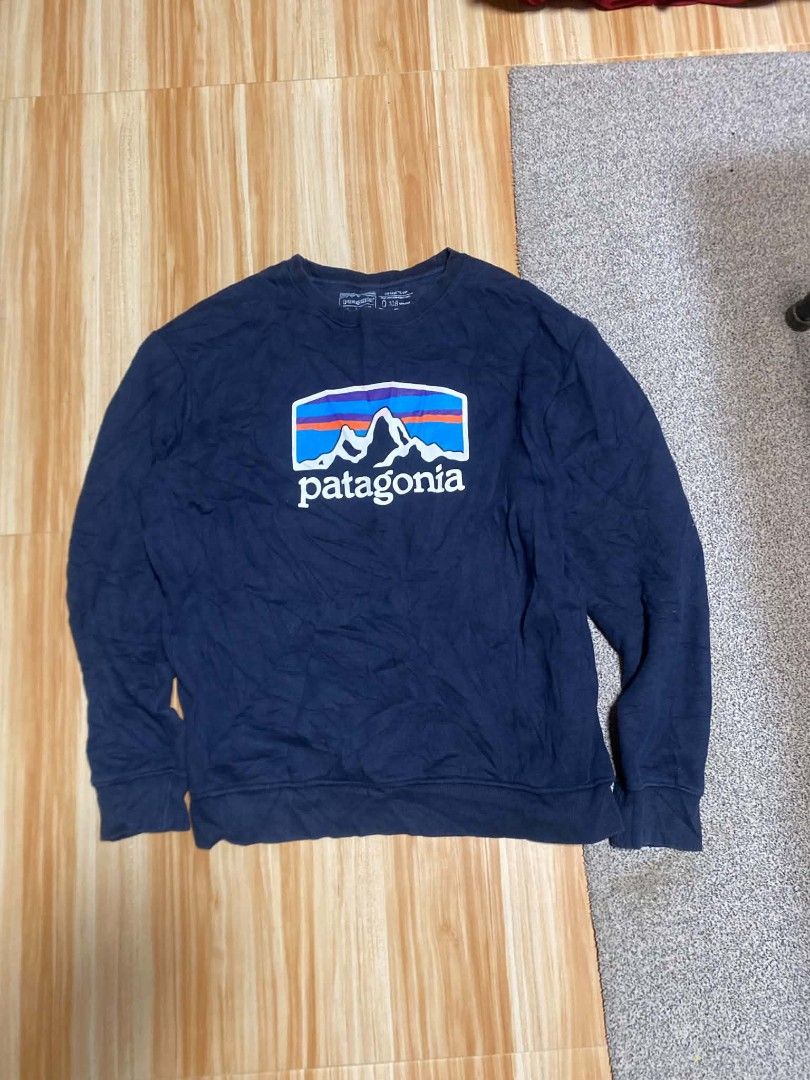 Patagonia Sweater (Category: Coats, Jackets and Outerwear) located in Ilog. Submitted by mikesthrift_ (Listing ID 1468537588, Image 1). Description: patagonia sweater large on tag width : 24 / length : 28 fine lints price : 599+sf.